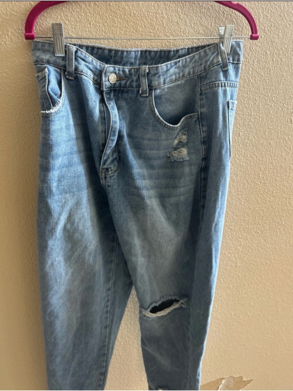SHEIN Women's Light Blue Relaxed Distressed Jeans